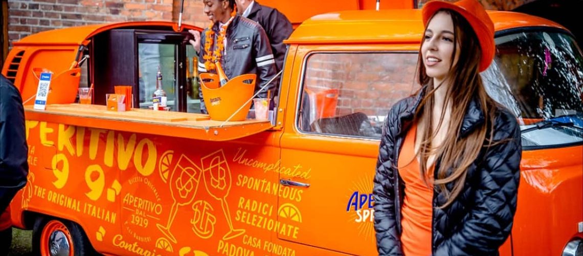 WHY YOUR NEXT EVENT SHOULD INCLUDE APEROL SPRITZ